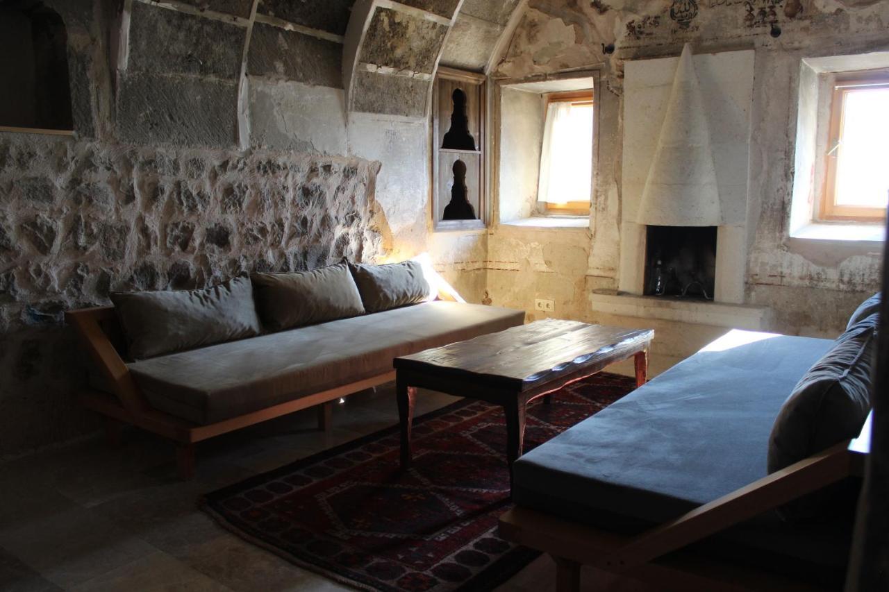 Helike Cave Suites Uchisar Exterior photo
